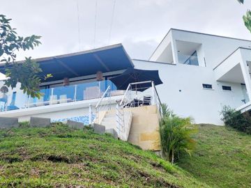 casa campestre en venta en lago calima. Cod V11466