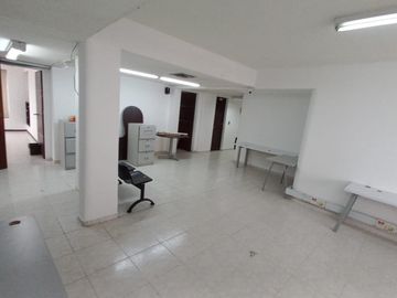 oficina en arriendo en versalles. Cod A9191215