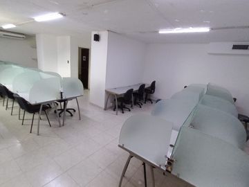 oficina en arriendo en versalles. Cod A9191215