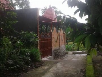 Rumah etnik di Seyegan dekat Pasar Cebongan