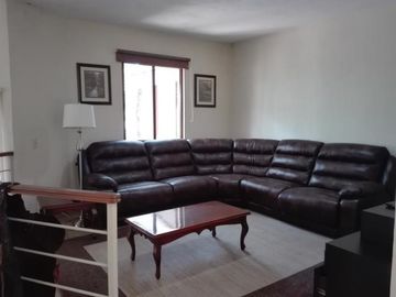 Rustica casa en Reserva de los Encinos