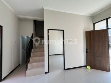 Rumah 2 Lantai Alana Tambak Oso Sidoarjo - Rm246apd