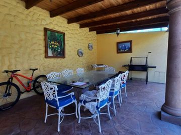 Se vende casa en club de golf