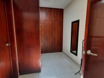 Se vende casa en club de golf