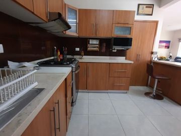 Se vende casa en club de golf
