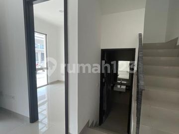 Disewakan Rumah Pik2