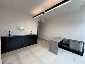 Arrendamos Excelente Box Medico en Centro Pichimapu, Talca