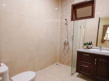 Dijual Cepat Rumah Hook Dengan 2 Lt Lokasi Strategis Di Rempoa