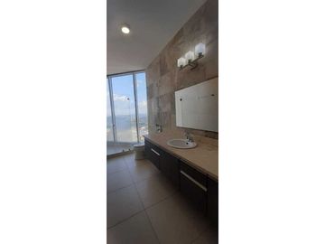 APARTAMENTO EN AVENIDA BALBOA PH RIVAGE PISO ALTO