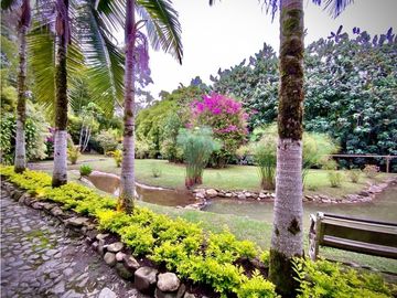 Casa Campestre con Quebrada Independiente Llanogrande