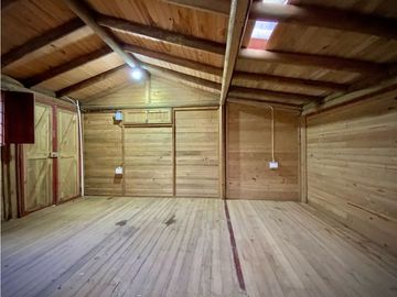 Casa Campestre con Quebrada Independiente Llanogrande