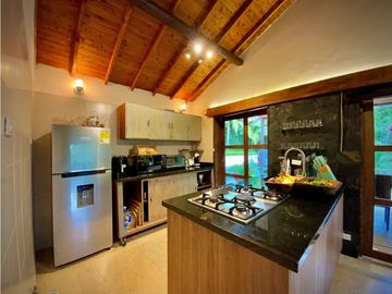 Casa Campestre con Quebrada Independiente Llanogrande