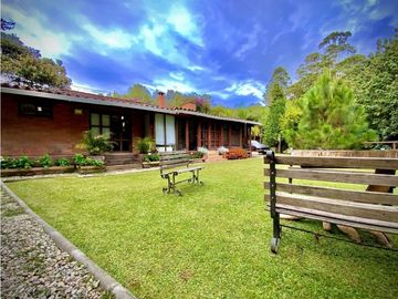 Casa Campestre con Quebrada Independiente Llanogrande