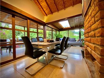 Casa Campestre con Quebrada Independiente Llanogrande