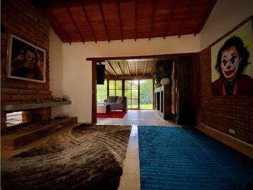 Casa Campestre con Quebrada Independiente Llanogrande