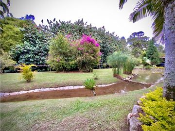 Casa Campestre con Quebrada Independiente Llanogrande