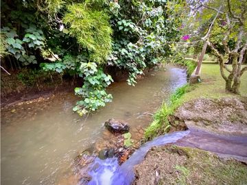Casa Campestre con Quebrada Independiente Llanogrande