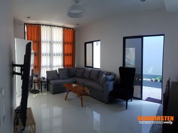 Elegant Contemporary House for Sale in Golden Glow Village