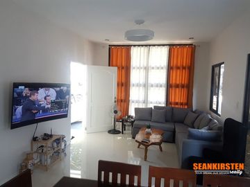 Elegant Contemporary House for Sale in Golden Glow Village