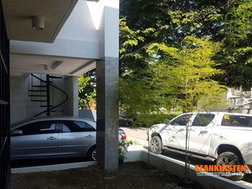 Elegant Contemporary House for Sale in Golden Glow Village