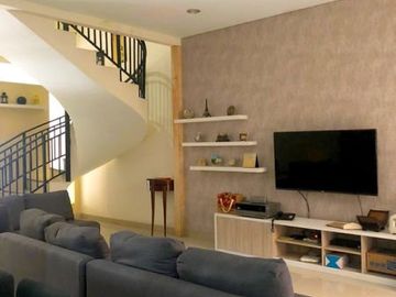 Rumah Cantik di Pondok Indah - Pinang Kuningan Jakarta Selatan