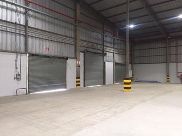 VIA DAULE, SECTOR PERIMETRAL SE VENDE O ALQUILA BODEGA DE 13000 M2 CON