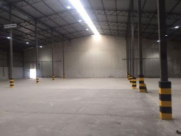 VIA DAULE, SECTOR PERIMETRAL SE VENDE O ALQUILA BODEGA DE 13000 M2 CON