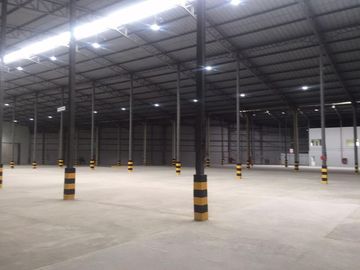 VIA DAULE, SECTOR PERIMETRAL SE VENDE O ALQUILA BODEGA DE 13000 M2 CON