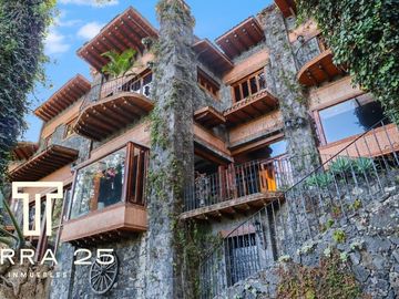 ESPECTACULAR PROPIEDAD EN CUERNAVACA CON TRES CASAS EN VENTA