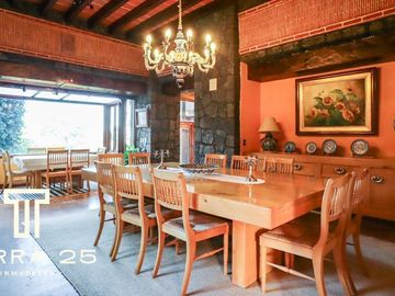 ESPECTACULAR PROPIEDAD EN CUERNAVACA CON TRES CASAS EN VENTA