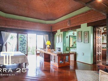 ESPECTACULAR PROPIEDAD EN CUERNAVACA CON TRES CASAS EN VENTA