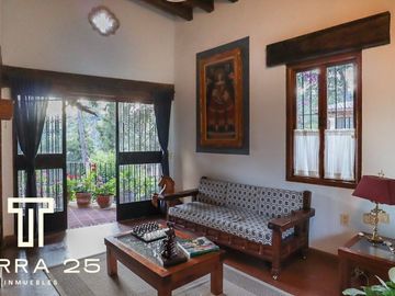 ESPECTACULAR PROPIEDAD EN CUERNAVACA CON TRES CASAS EN VENTA