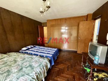 🏠 ¡Oportunidad inigualable en la prestigiosa Urbanización Santa Victoria de Chiclayo! 🌆

¿Buscas una propiedad espaciosa y con excelente ubicación?