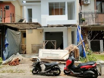 Dijual Rumah Neo Catalonia Blok AB Nusaloka BSD City Lokasi Strategis
