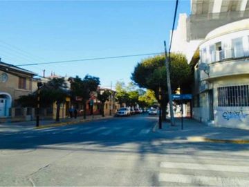 Vendo excelente propiedad en 18 de Septiembre esquina Vega de Saldías