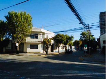 Vendo excelente propiedad en 18 de Septiembre esquina Vega de Saldías