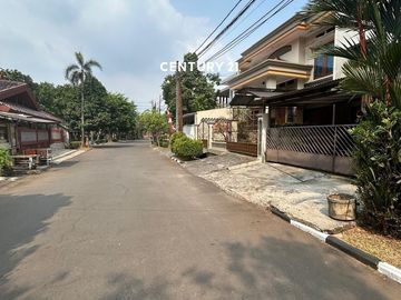 Rumah Startegis Tanah Luas Harga Menarik Di Bintaro Jaya Sektor 2