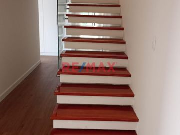 Exclusivos departamentos iluminados, con excelente ubicación en la Urb. Los Rosales, con vista a hermoso parque.
Financiado por el BCP.

ENTREGA MA