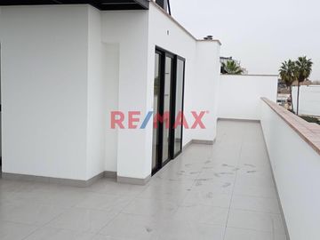 Exclusivos departamentos iluminados, con excelente ubicación en la Urb. Los Rosales, con vista a hermoso parque.
Financiado por el BCP.

ENTREGA MA