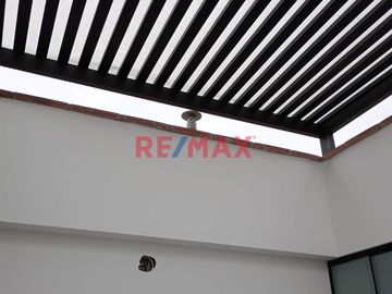 Exclusivos departamentos iluminados, con excelente ubicación en la Urb. Los Rosales, con vista a hermoso parque.
Financiado por el BCP.

ENTREGA MA