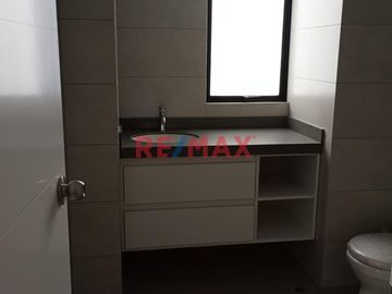 Exclusivos departamentos iluminados, con excelente ubicación en la Urb. Los Rosales, con vista a hermoso parque.
Financiado por el BCP.

ENTREGA MA