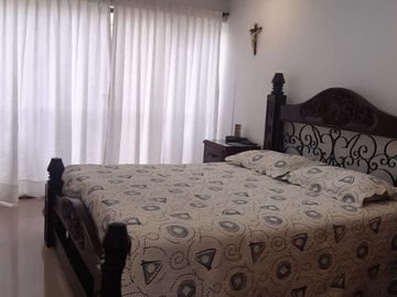 SE VENDE EXCELENTE CASA EN EL BARRIO CAMPOHERMOSO, MANIZALES.