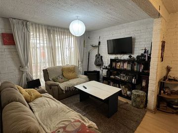 Casa en venta 4d,2b,1E. Metro Los Quillayes, La Florida