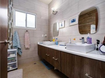 VENDO DUPLEX DE 2HAB 2 BAÑOS BOQUETE