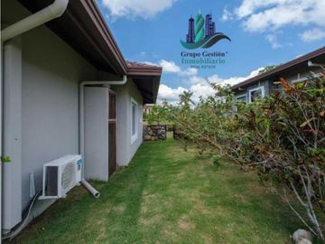 VENDO DUPLEX DE 2HAB 2 BAÑOS BOQUETE