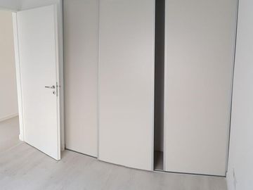 (RETASADO) A ESTRENAR PH 2 Ambientes. Planta Baja con Patio Parrilla Baño Completo dor/c. Placard Excelente Categoria