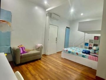 Rumah lengkap kolam renang kodau jati mekar bekasi jatiasih