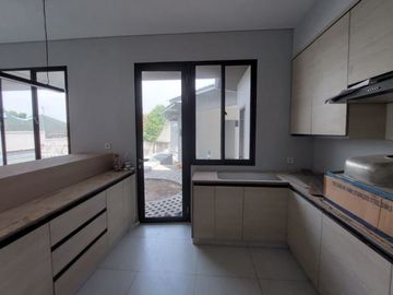 Rumah New Minimalis Siap Huni View Gunung di Cluster Bukit Golf Hijau Sentul City Bogor