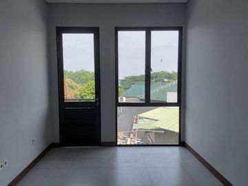 Rumah New Minimalis Siap Huni View Gunung di Cluster Bukit Golf Hijau Sentul City Bogor