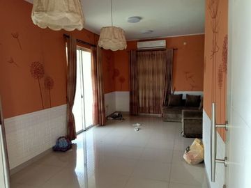Dijual Cepat Rumah di Lotus Garden Boulevard Bekasi Selatan Semi Furnished
